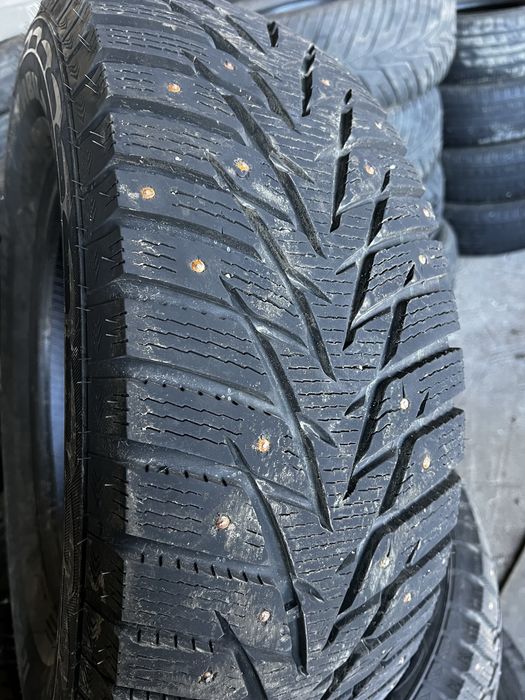 Продам зимние шины 245/70 R16