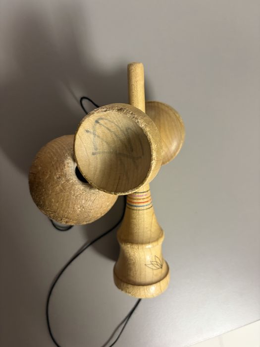 Kendama ken lotus element rainbow+ tama miguel pink