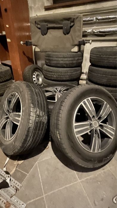 Продам комплект шин с дисками
