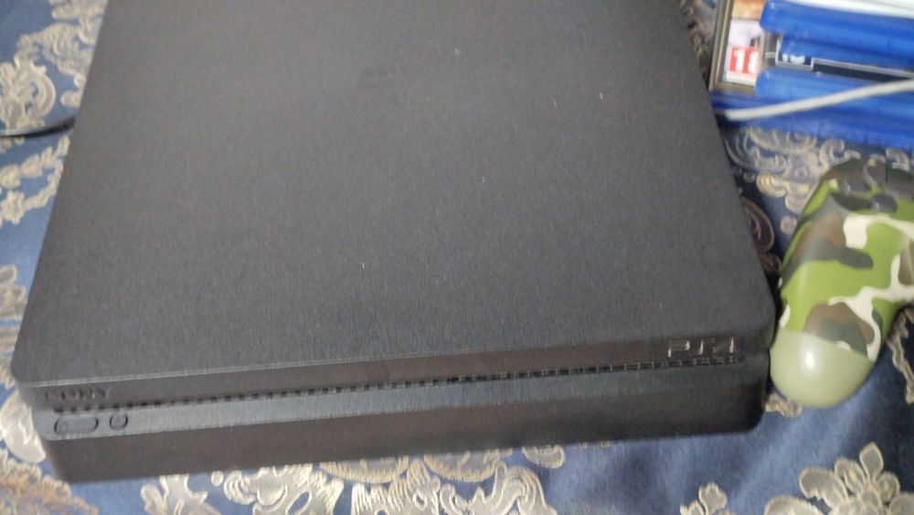 Продам sony ps 4