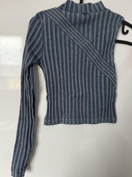 Блуза от Zara.