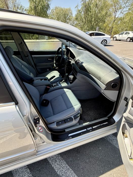 Bmw seria 5 e39 525ia Facelift , an 2002 , Webasto , in stare stock de fabrica