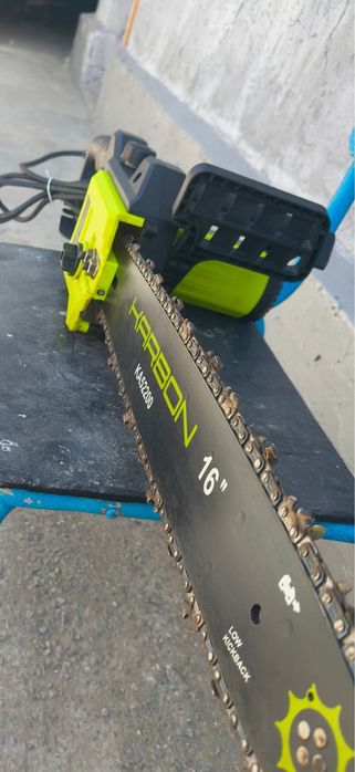 Электро-пила почти новая