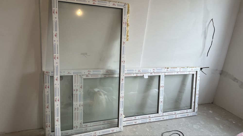 Пластиковое окно и дверь