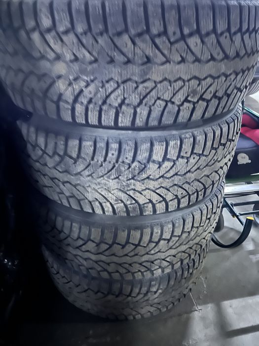 Продам шины зимние Formla Ice