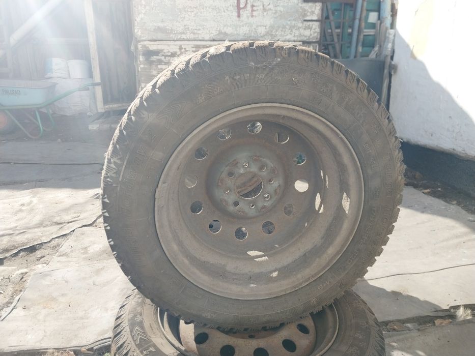 Зимние шины с дисками в комплекте 175/65R14