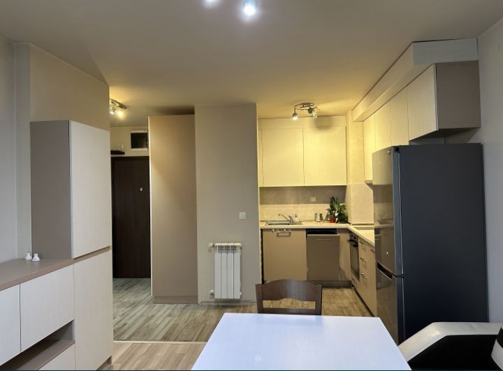 Дава се под наем Двустаен апартамент в София, Дружба 1 - 60 кв.м за 663 € - Снимка #2