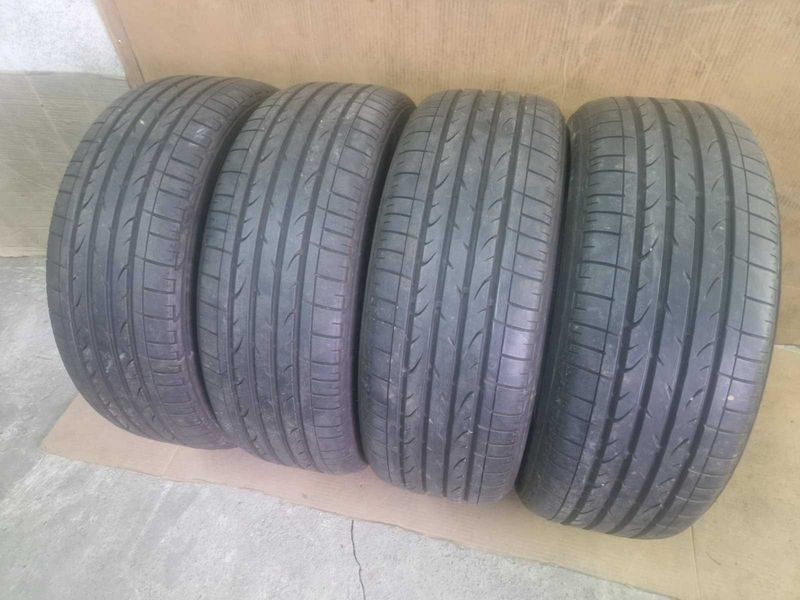 4 Bridgestone R19 235/55
летни гуми
DOT0720