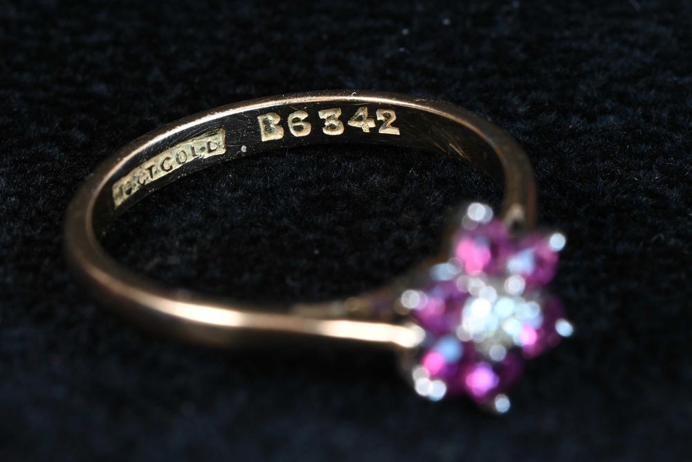 Златен Пръстен Злато 750 (18к) с Диамант и Рубини / Цвете / Размер 55