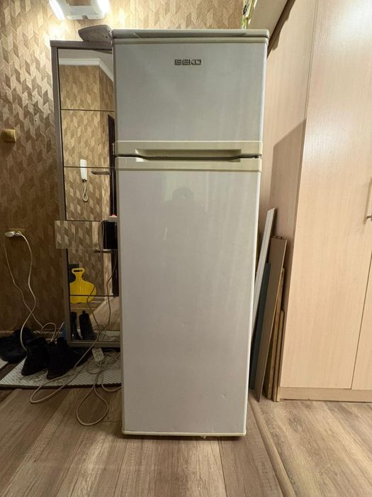 Продам холодильник