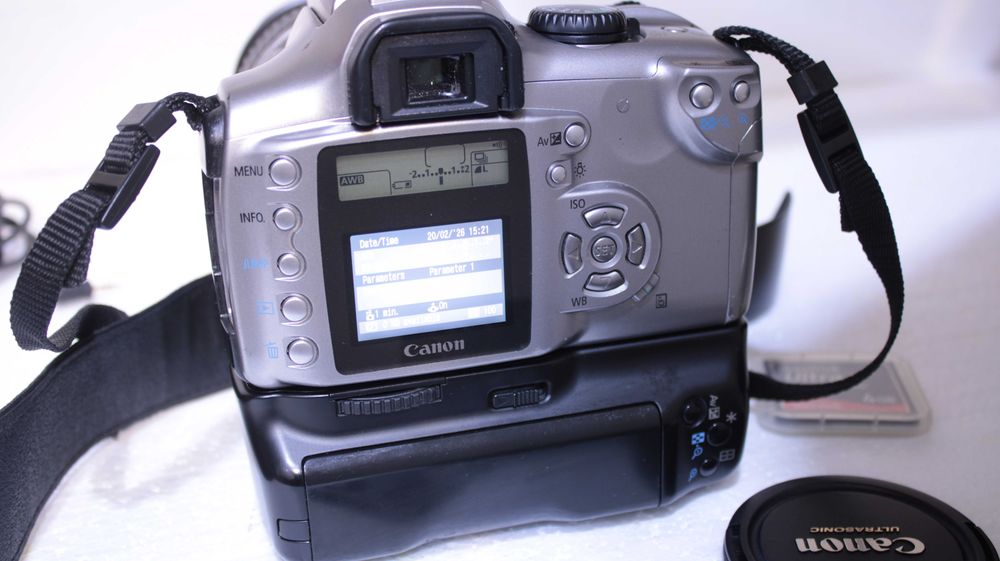 Aparat foto Canon D300+accesorii.