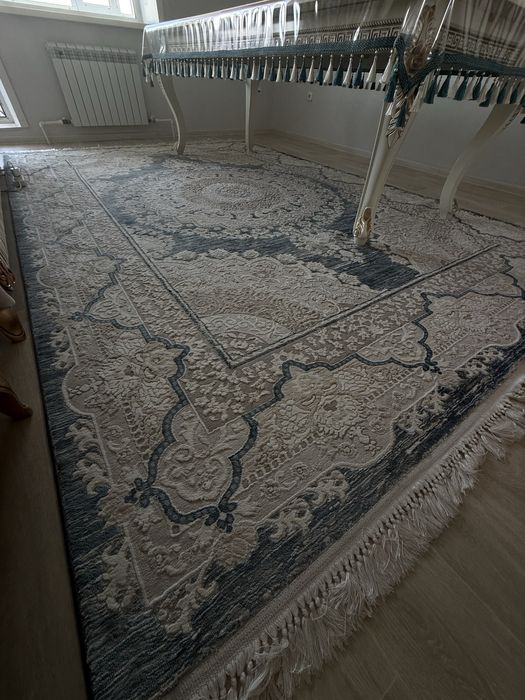 Ковер в хорошем состоянии