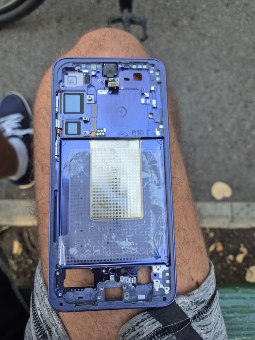 Rama telefon Samsung S24+ plus cobalt violet, camera frontala selfie