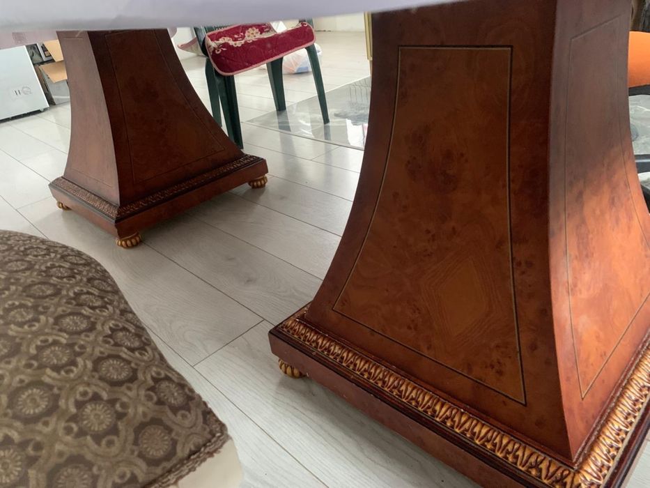 Продам стол для гостинной