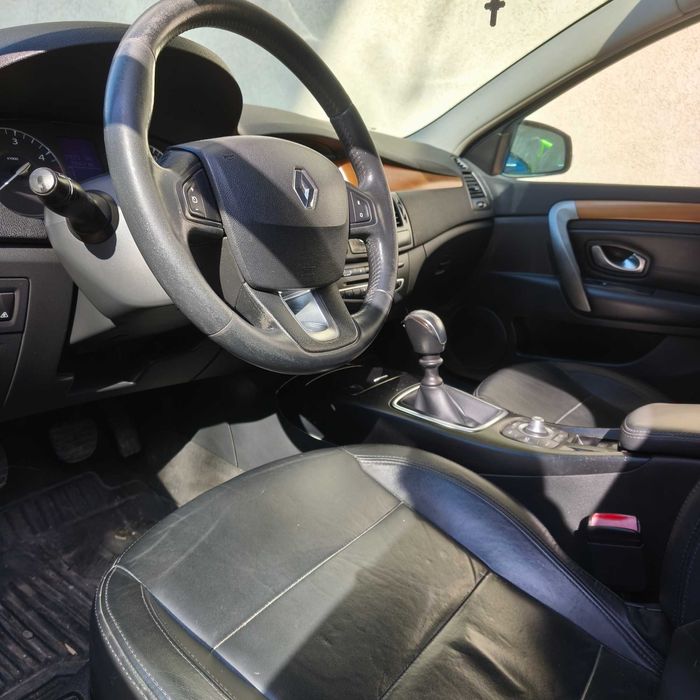 Renault laguna 3 inițiale Paris
