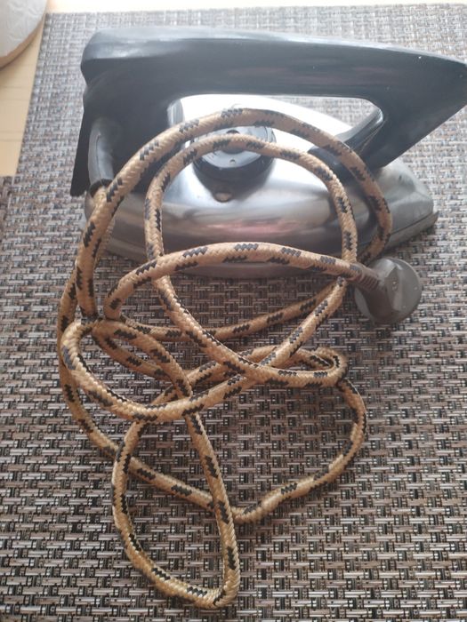 Продам утюг СССР в рабочем состоянии