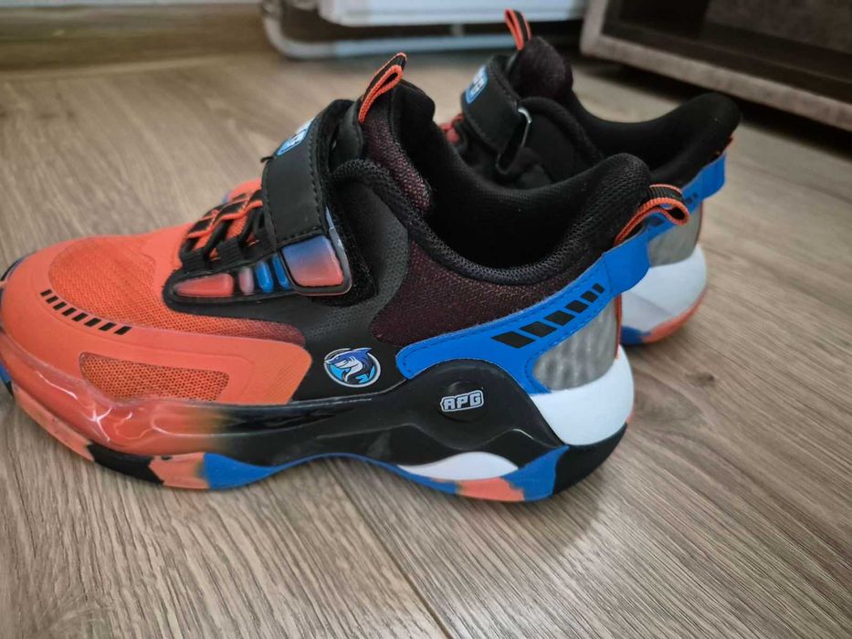 Детски маратонки APG