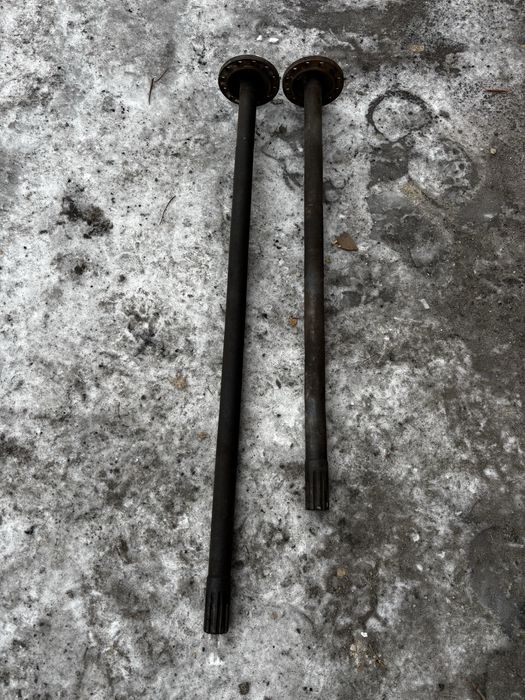 Продам полу ося уаз (задный мост)