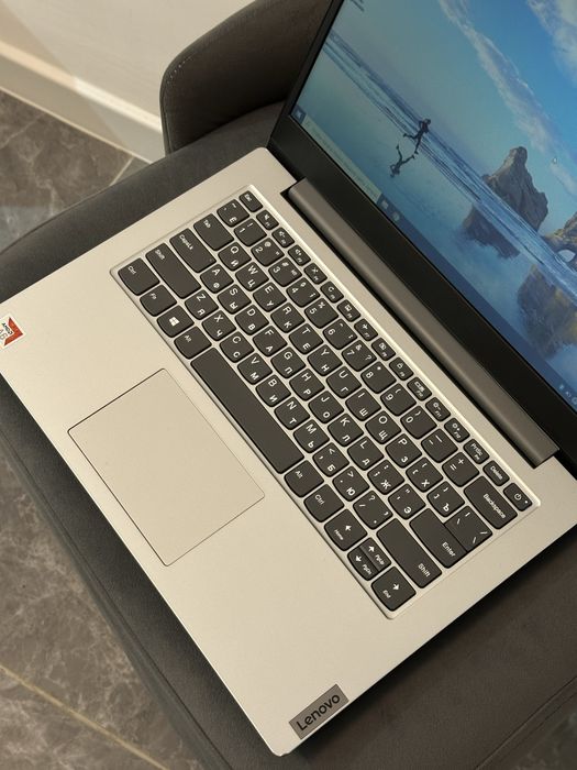 Ноутбук Lenova / Ленова