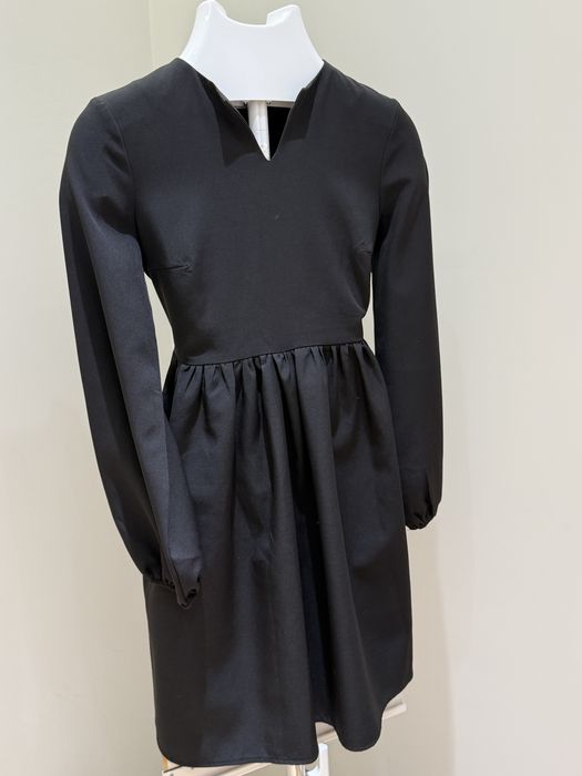 Платье срочно продаю