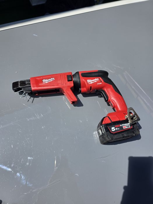Pistol autofiletanta rigips Milwaukee M18 FSG