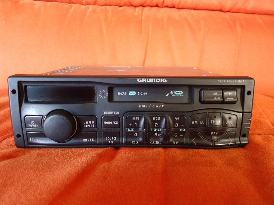 GRUNDIG 5201 RDS + CD ченджър за 6 диска