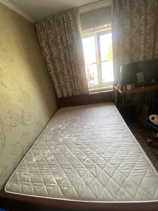 Продам кровать с матрасом