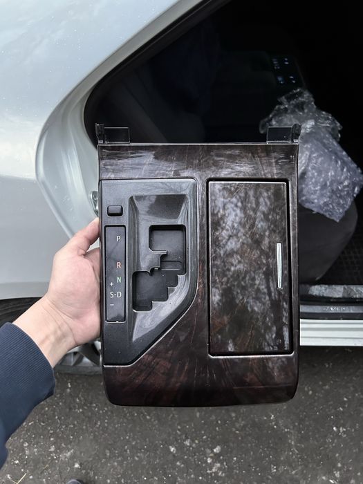Корпус АКПП камри 55 50 Накладка консоль