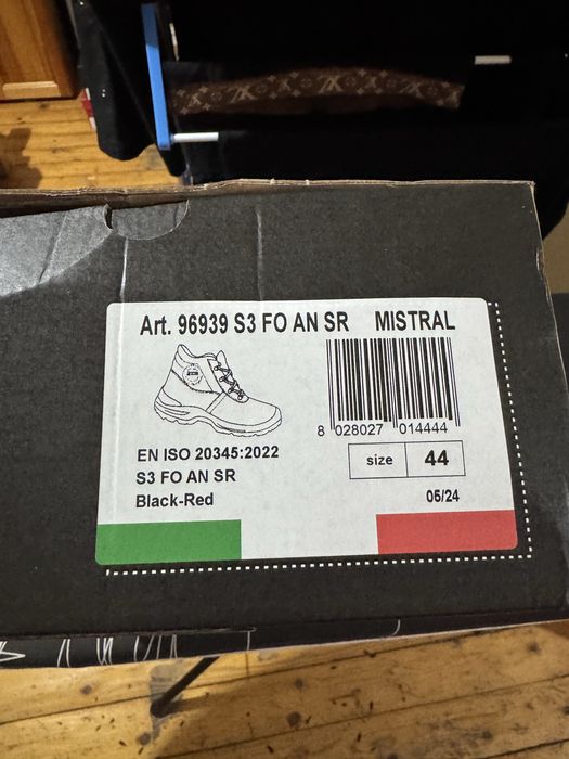 Мъжки професионални обувки 44 номер !