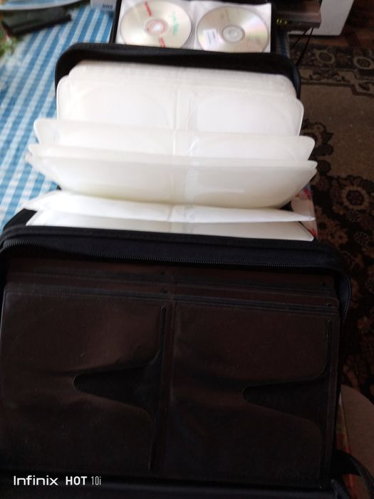 Сумочки для сд и ДВД дисков бу.