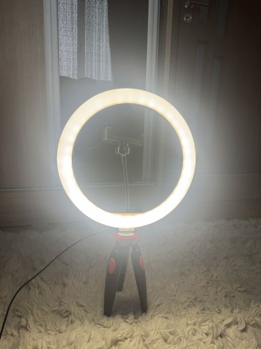 Led ринг лампа с 3-ри светлини и power bank подарък