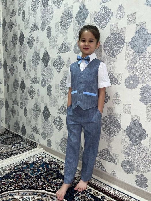 Qizlar va bolalar uchun bayram ko'ylak sotiladi