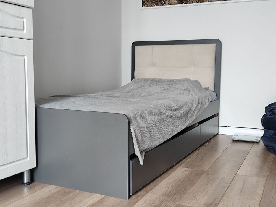 Односпальная кровать