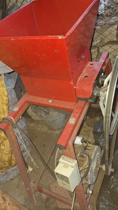 Ябълкомелачка почти нова