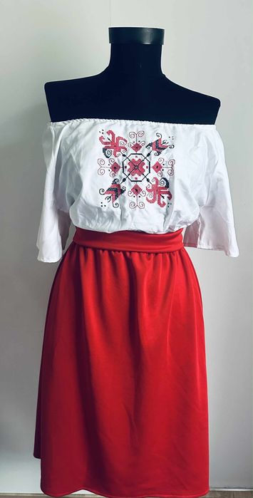 Рокля с народни мотиви с бродерия/рокля с шевица