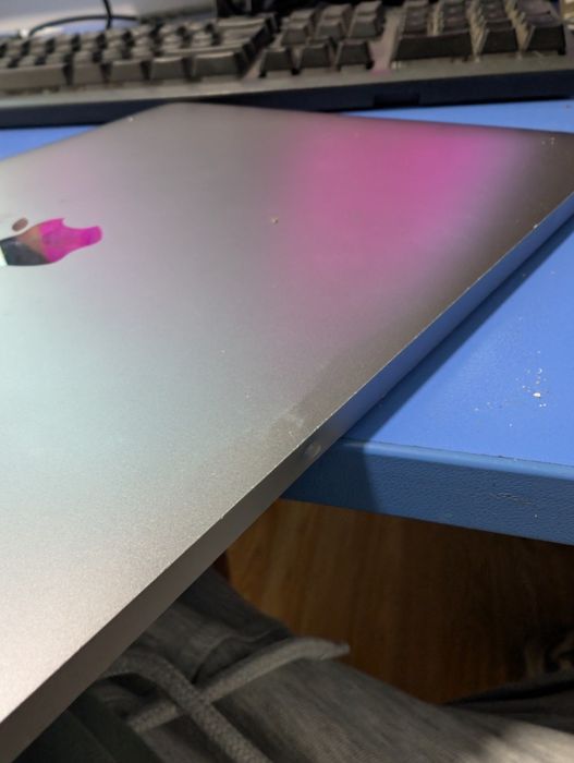 MacBook Pro 13" 2017 (Работещо дъно / Проблем LCD) - Идеален за настолен Mac Mini или части
