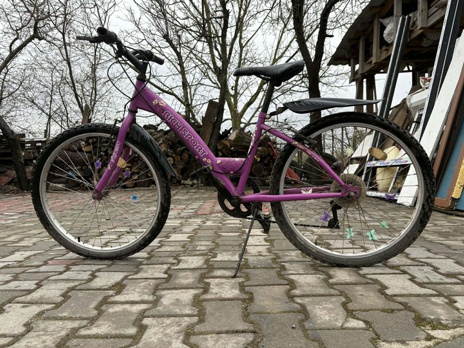 Bicicletă pentru fete