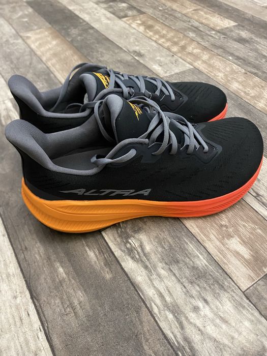 Adidasi Altra Sport
