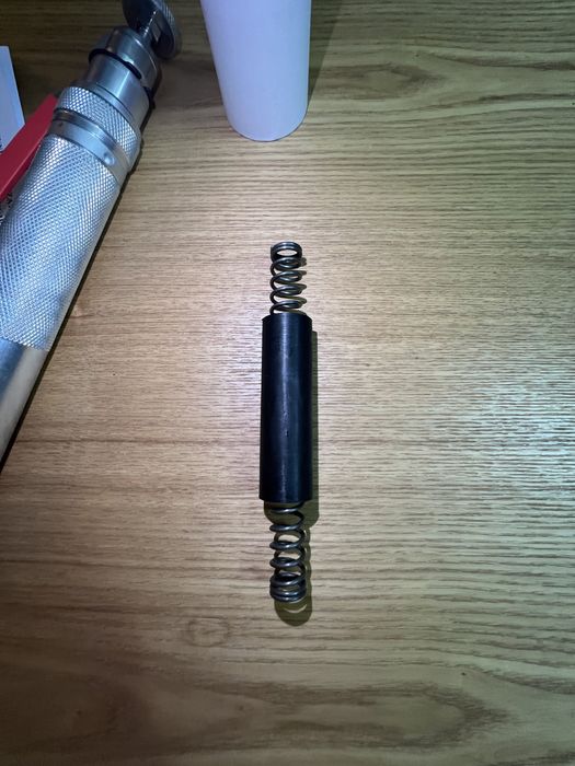 Scula de Asomat cu Clapeta sau Buton