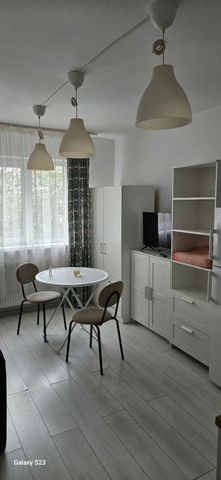 Închiriez garsonieră