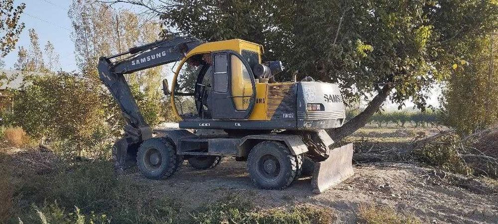 Samsung EW 132 ekskovator 1997