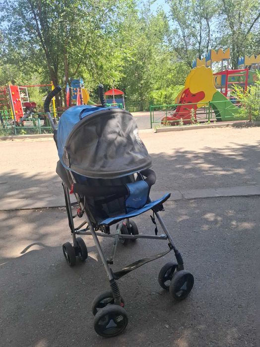 Детская прогулочная коляска