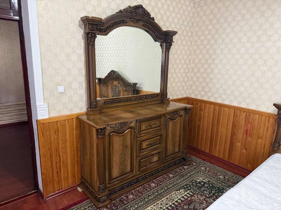 Спальня гарнитура и Стол стул