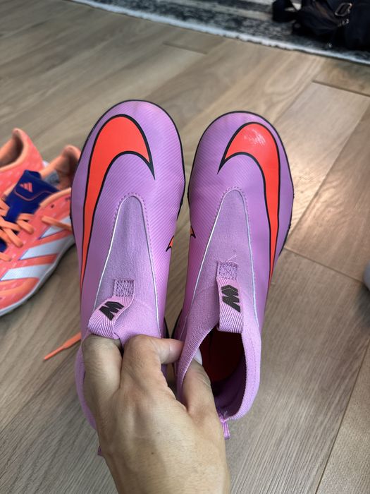 Будцы Nike adidas