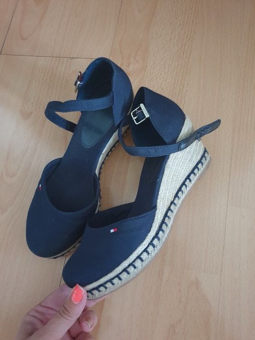 Маркови Обувки MK,Calvin Klein,Tommy Hilfiger,Converse,Nike,Zara