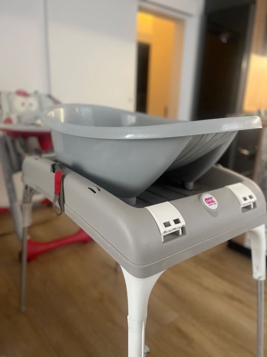 Вана и стойка за бебе