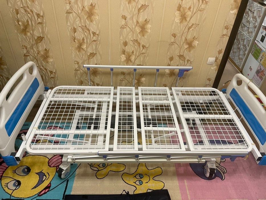 Медицинская кровать