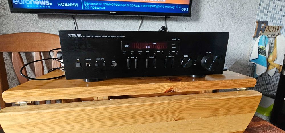 Yamaha R-N402D network receiver
