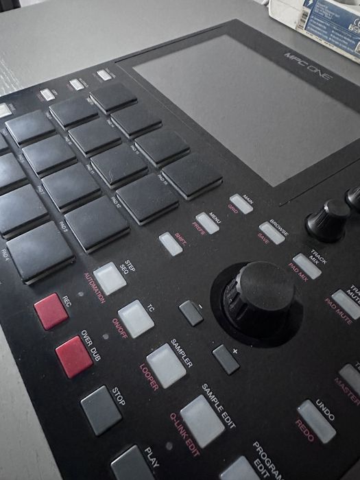 Akai MPC One - stare excelenta + SD Card 256GB