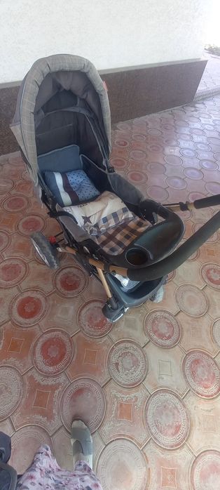 Bolalar kolyaskasi, katta